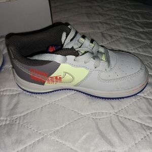 Nike Kids White and Gray Sneakers with Red Accents Toddler 10c